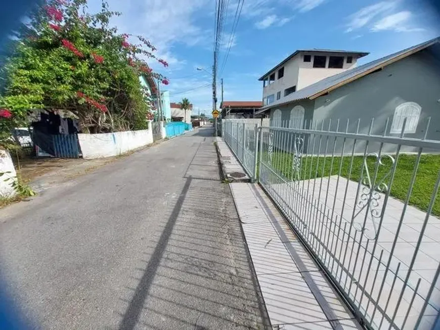 Foto 1 de Casa com 2 Quartos à venda, 110m² em Ponta das Canas, Florianópolis