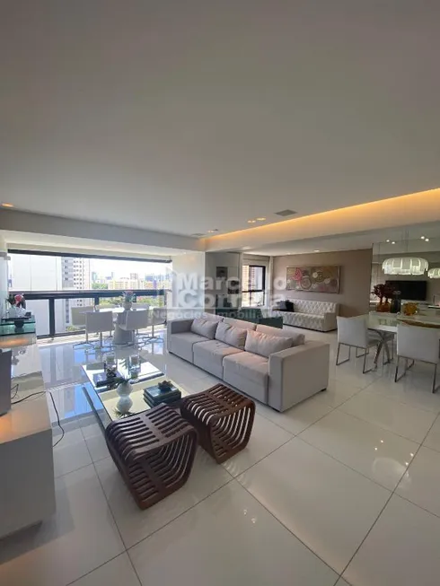 Foto 1 de Apartamento com 3 Quartos à venda, 160m² em Boa Vista, Recife