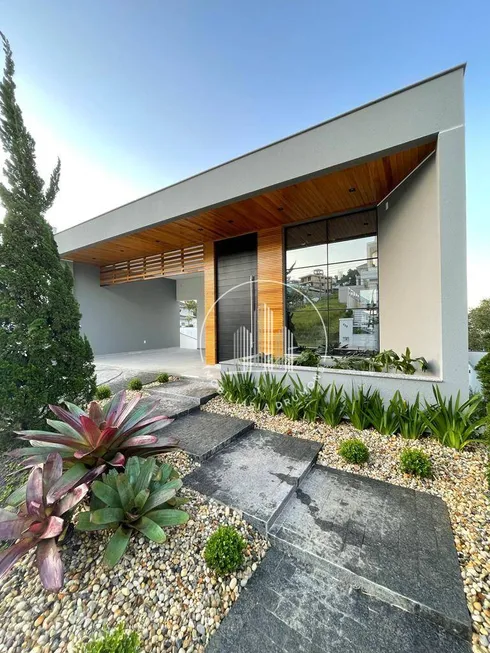 Foto 1 de Casa com 3 Quartos à venda, 216m² em Cidade Universitaria Pedra Branca, Palhoça