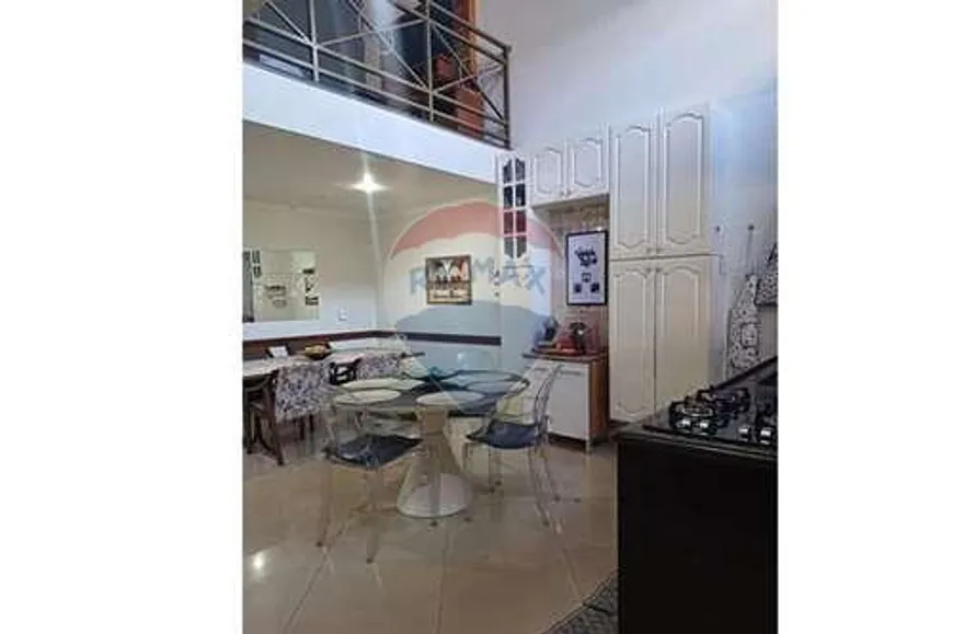 Foto 1 de Casa de Condomínio com 2 Quartos para alugar, 180m² em Jardim Flamboyant, Botucatu