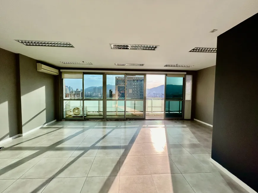 Foto 1 de Sala Comercial com 1 Quarto para alugar, 50m² em Gonzaga, Santos