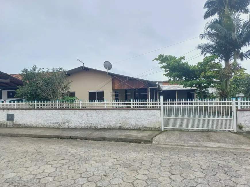 Foto 1 de Casa com 4 Quartos à venda, 120m² em Gravata, Navegantes