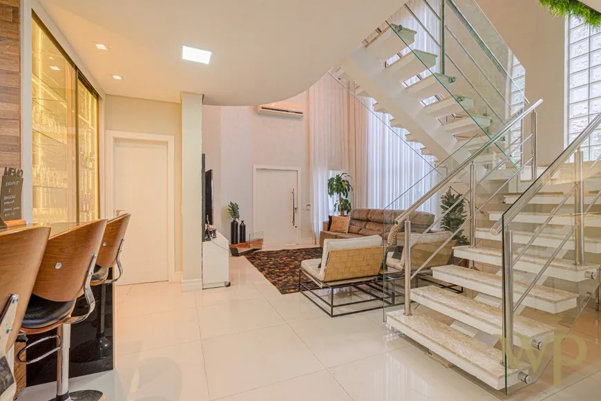 Foto 1 de Casa de Condomínio com 3 Quartos à venda, 230m² em América, Joinville