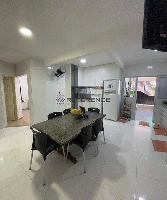 Foto 1 de Casa com 5 Quartos à venda, 260m² em Dix-sept Rosado, Natal