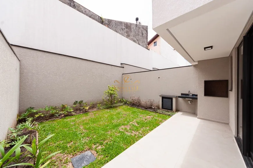 Foto 1 de Casa de Condomínio com 3 Quartos à venda, 240m² em Santo Inácio, Curitiba