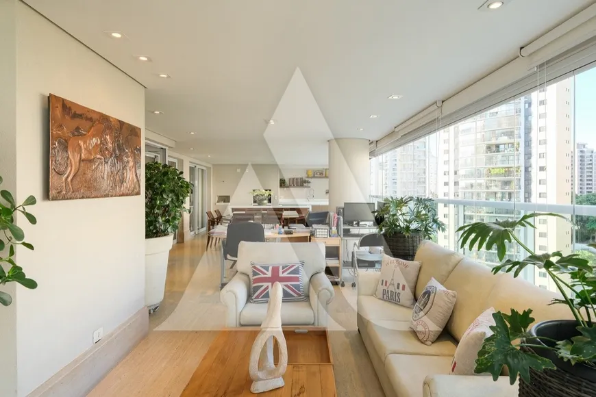 Foto 1 de Apartamento com 4 Quartos à venda, 336m² em Moema, São Paulo