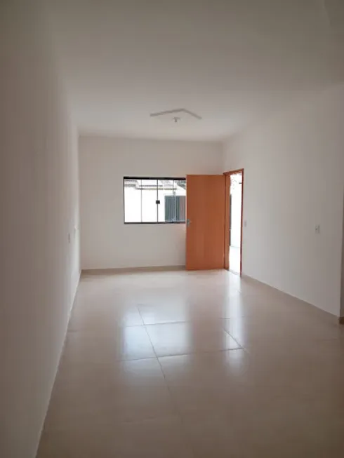 Foto 1 de Casa com 2 Quartos à venda, 90m² em Residencial Buritis, Anápolis