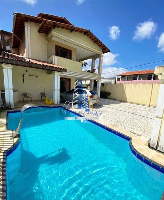 Foto 1 de Casa com 4 Quartos à venda, 273m² em Montese, Fortaleza