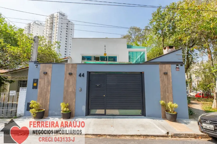 Foto 1 de Sobrado com 3 Quartos à venda, 180m² em Parque Residencial Julia, São Paulo
