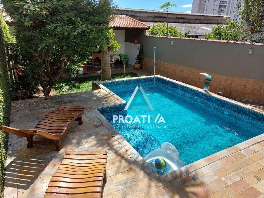 Foto 1 de Sobrado com 3 Quartos à venda, 257m² em Campestre, Santo André