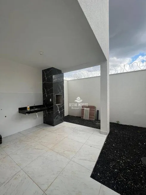 Foto 1 de Sobrado com 3 Quartos à venda, 103m² em Novo Mundo, Uberlândia