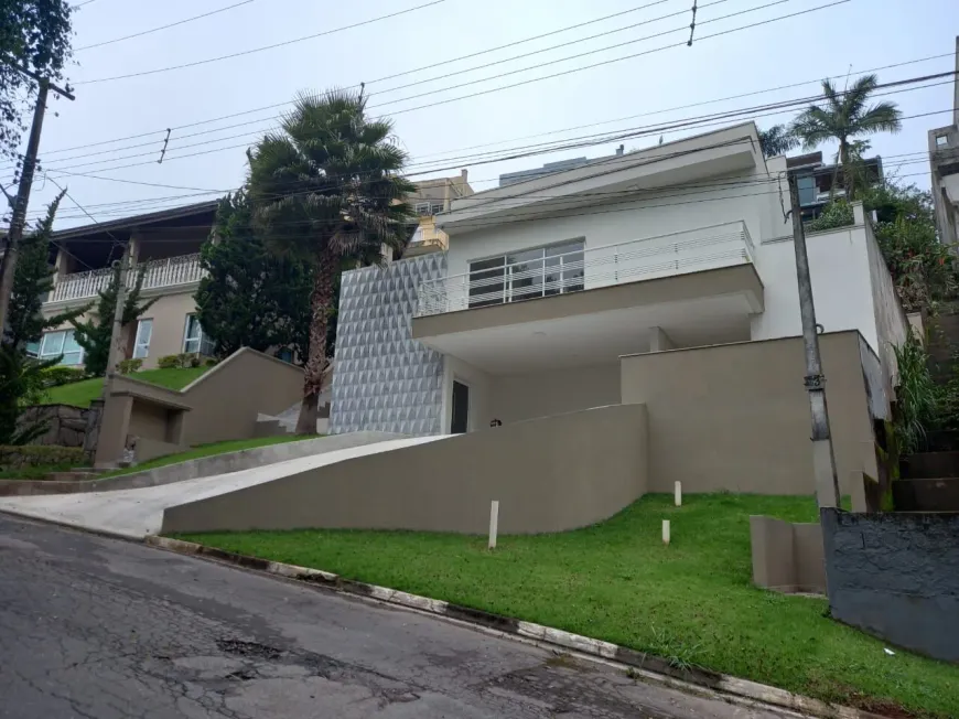 Foto 1 de Casa com 3 Quartos à venda, 250m² em Jardim Imperial, Arujá