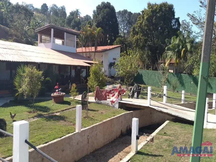 Foto 1 de Fazenda/Sítio com 3 Quartos à venda, 360m² em Chacaras Reunidas Igarapés, Jacareí