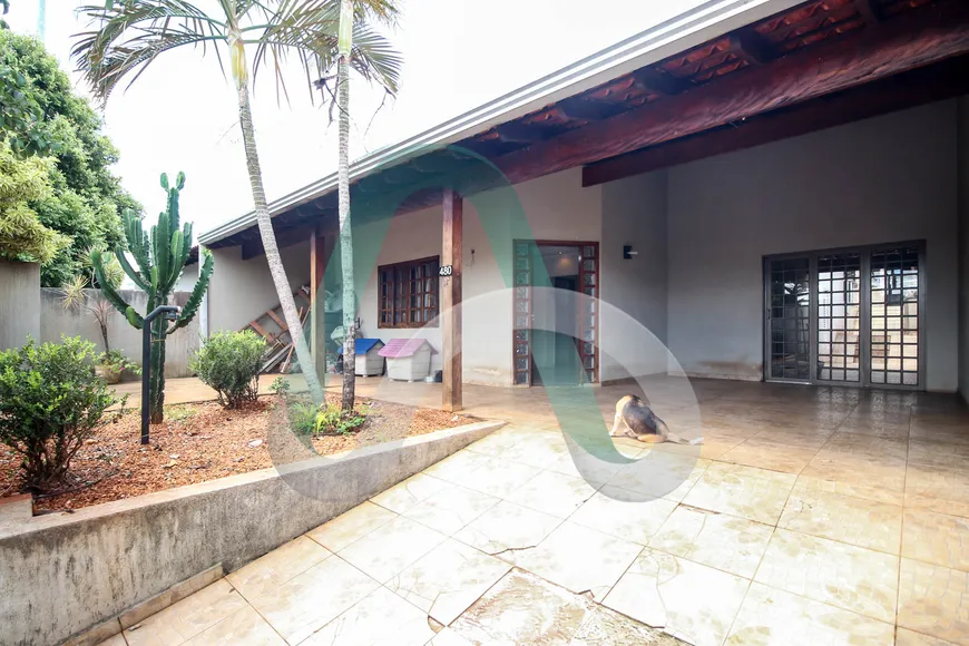 Foto 1 de Casa com 3 Quartos à venda, 160m² em Franciscato, Londrina