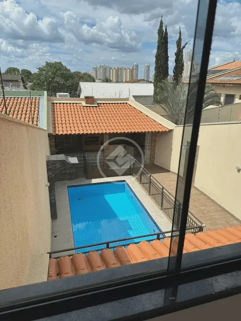 Foto 1 de Sobrado com 3 Quartos à venda, 220m² em Jardim Planalto, Goiânia