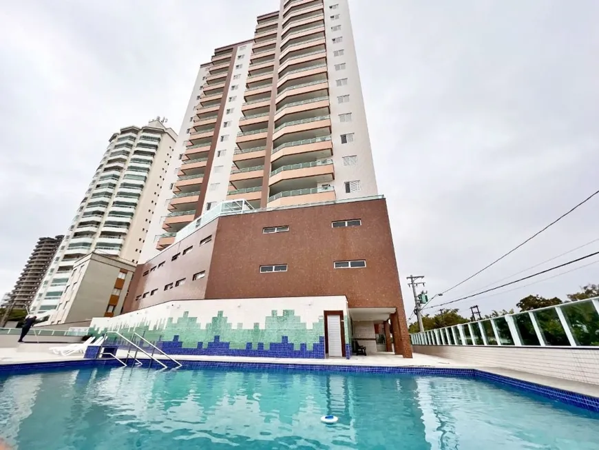 Foto 1 de Apartamento com 3 Quartos à venda, 110m² em Maracanã, Praia Grande