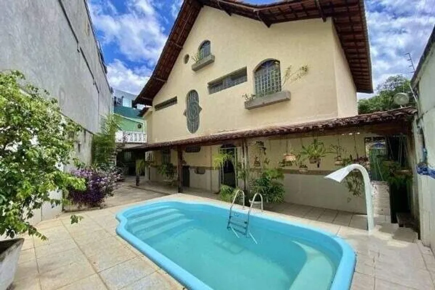 Foto 1 de Casa com 4 Quartos à venda, 380m² em Ouro Preto, Belo Horizonte