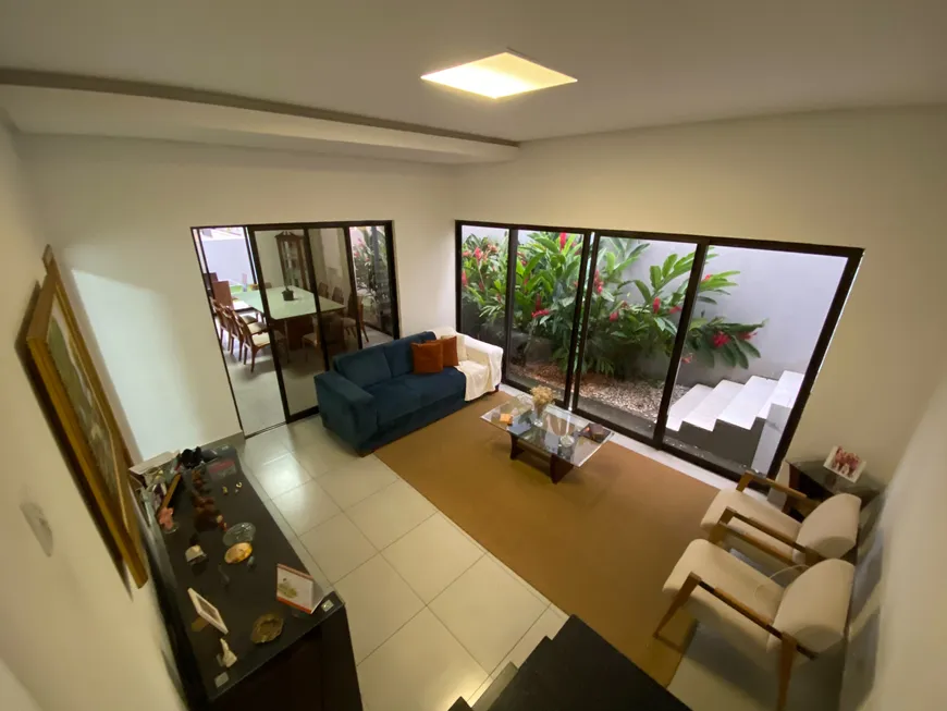 Foto 1 de Casa de Condomínio com 3 Quartos à venda, 220m² em Loteamento Portal do Sol II, Goiânia