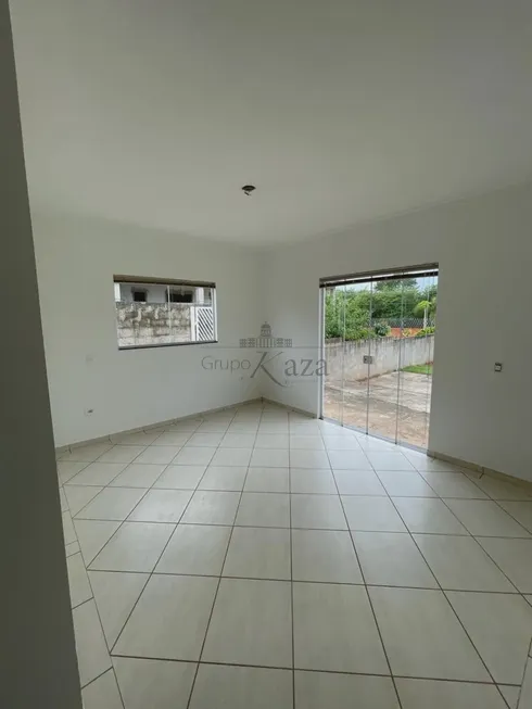 Foto 1 de Casa de Condomínio com 3 Quartos para alugar, 200m² em , Aracoiaba da Serra