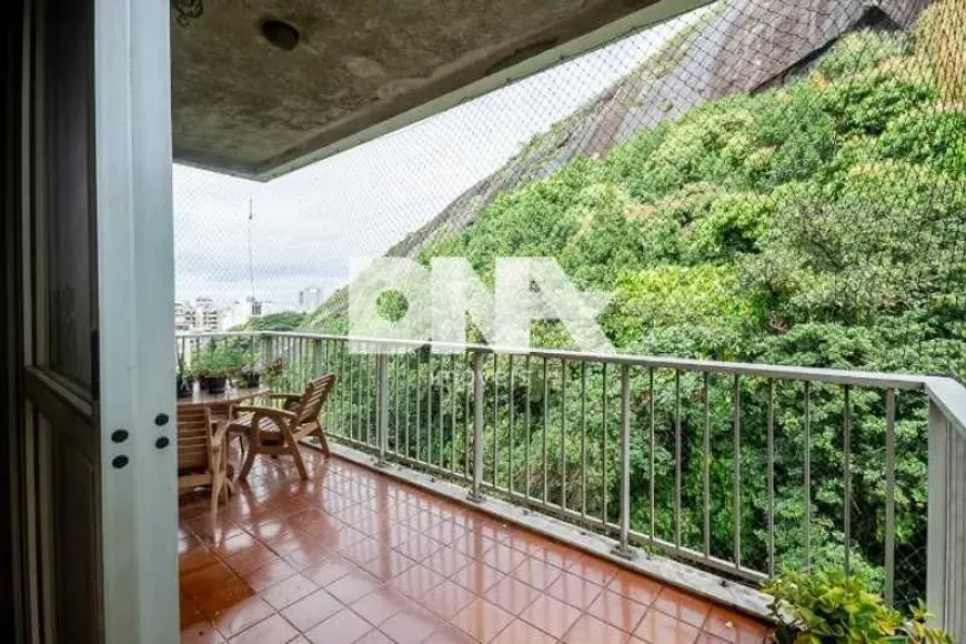 Foto 1 de Apartamento com 4 Quartos à venda, 166m² em Copacabana, Rio de Janeiro