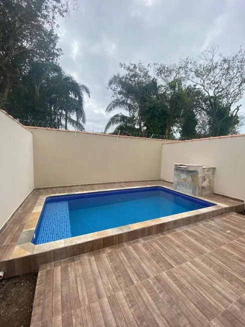 Foto 1 de Casa com 2 Quartos à venda, 67m² em Luíza Mar Mirim, Itanhaém