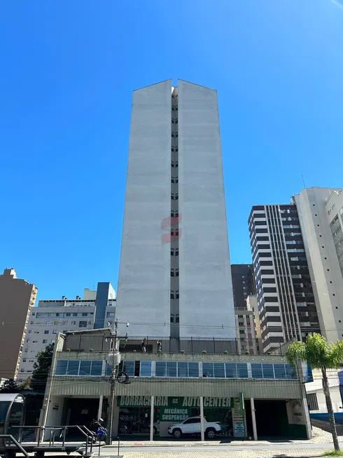 Foto 1 de Apartamento com 2 Quartos à venda, 60m² em Cristo Rei, Curitiba