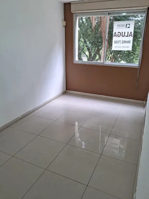 Foto 1 de Apartamento com 1 Quarto para alugar, 40m² em Jardim Itú Sabará, Porto Alegre