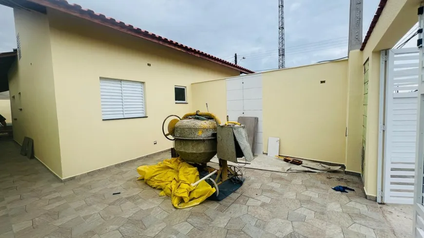 Foto 1 de Casa com 2 Quartos à venda, 64m² em Jardim Guacyra, Itanhaém