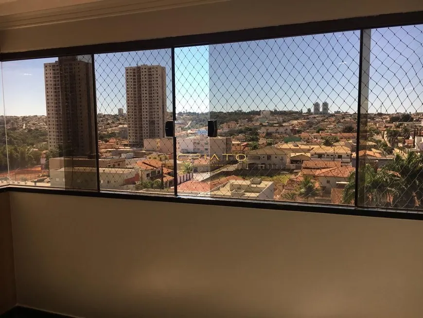 Foto 1 de Apartamento com 4 Quartos à venda, 140m² em Jardim Bandeirante, Anápolis