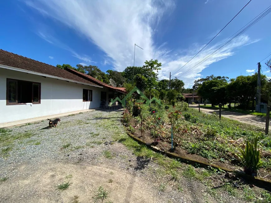 Foto 1 de Fazenda/Sítio com 4 Quartos à venda, 189m² em Pinheiros, Balneário Barra do Sul