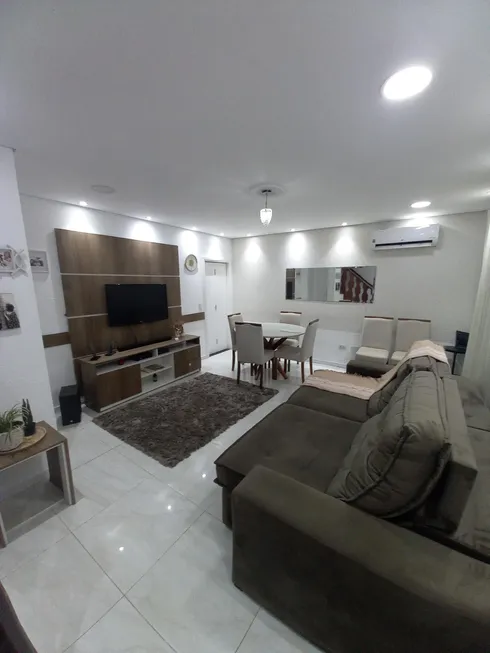 Foto 1 de Sobrado com 3 Quartos à venda, 100m² em Vila Santo Antônio, Guarujá