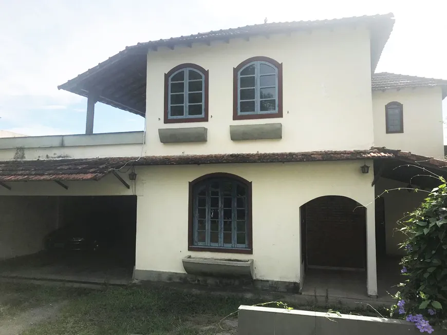 Foto 1 de Lote/Terreno à venda, 2400m² em Mangueira, São Gonçalo