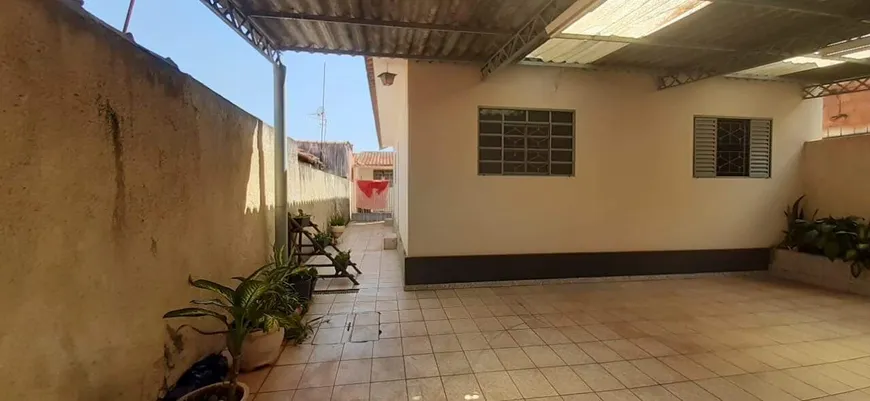 Foto 1 de Casa com 2 Quartos à venda, 151m² em Jardim Taquaral, Brotas