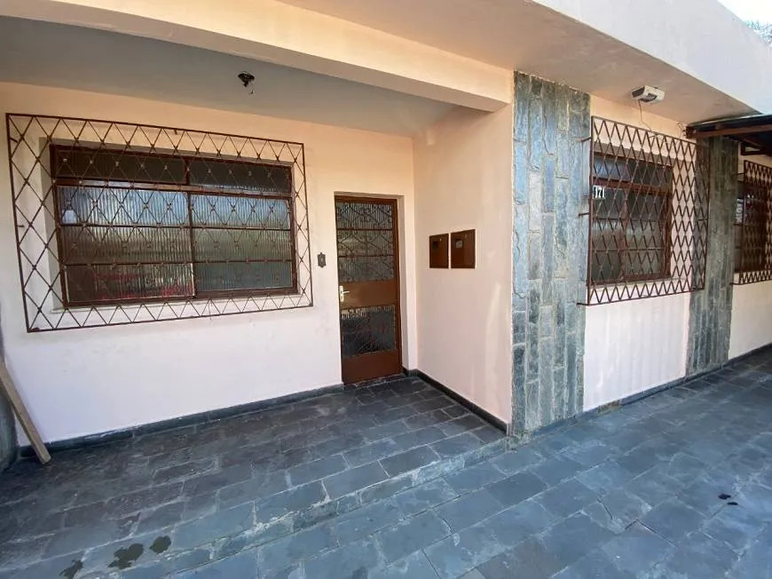 Foto 1 de Casa com 2 Quartos à venda, 140m² em Cipava, Osasco