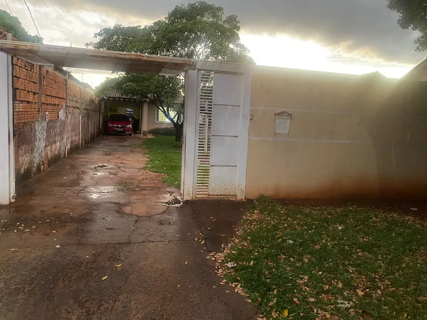 Foto 1 de Casa com 2 Quartos à venda, 82m² em Vila Marcos Roberto, Campo Grande