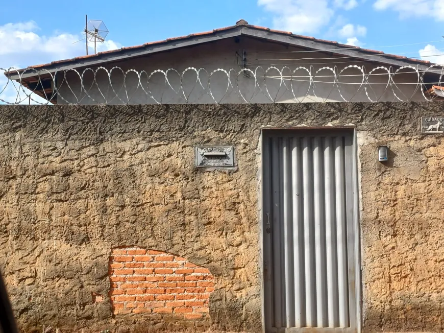 Foto 1 de Casa com 3 Quartos à venda, 147m² em Setor Araguaia, Aparecida de Goiânia