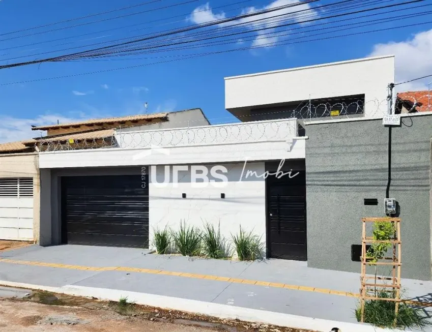 Foto 1 de Casa com 3 Quartos à venda, 145m² em Residencial Canada, Goiânia