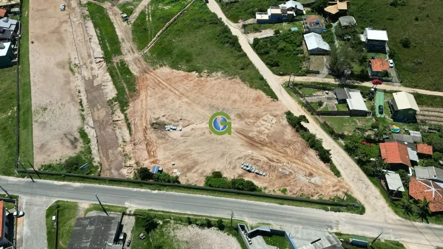 Foto 1 de Lote/Terreno à venda, 302m² em , Imbituba