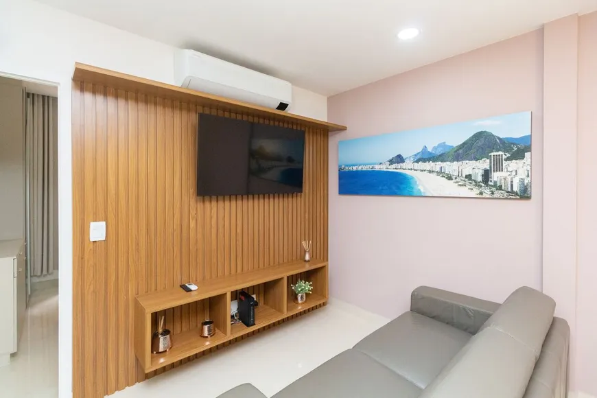 Foto 1 de Apartamento com 4 Quartos à venda, 101m² em Copacabana, Rio de Janeiro