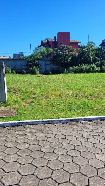 Foto 1 de Lote/Terreno à venda, 339m² em Praia do Rosa, Imbituba