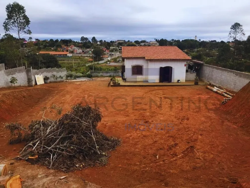 Foto 1 de Fazenda/Sítio com 3 Quartos à venda, 125m² em Parque das Varinhas, Mogi das Cruzes