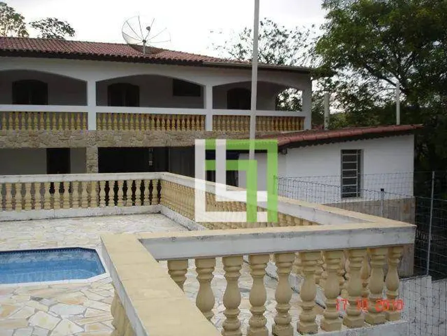 Foto 1 de Fazenda/Sítio com 3 Quartos à venda, 800m² em Ivoturucaia, Jundiaí