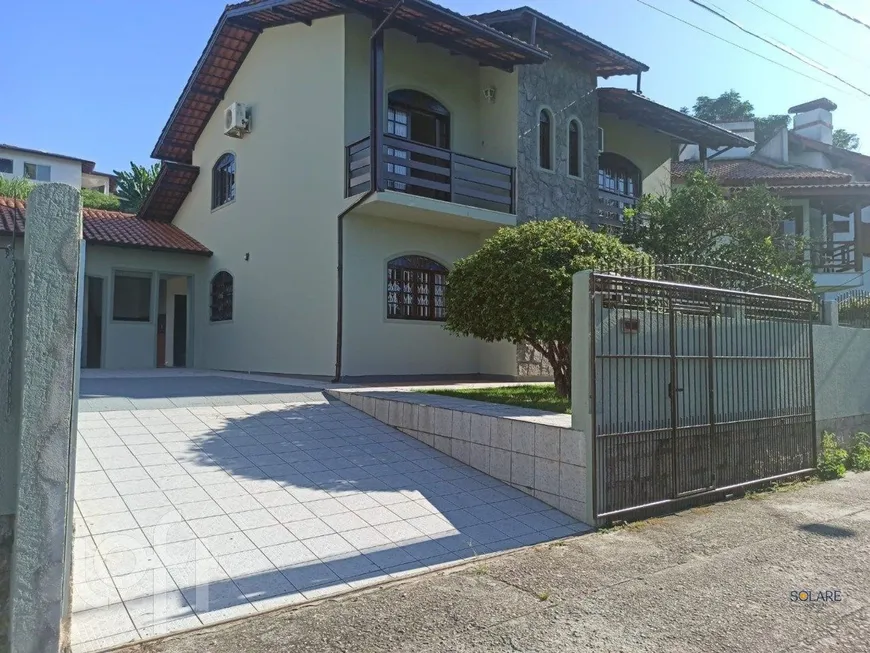 Foto 1 de Casa com 4 Quartos à venda, 170m² em Pantanal, Florianópolis