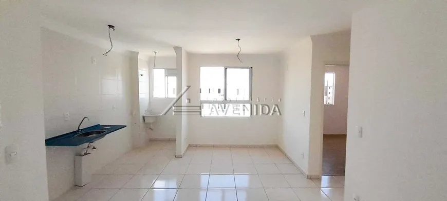 Foto 1 de Apartamento com 2 Quartos para alugar, 47m² em Jardim Maria Celina, Londrina