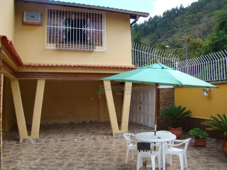 Foto 1 de Casa com 4 Quartos à venda, 305m² em Taumaturgo, Teresópolis