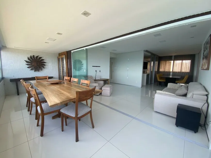 Foto 1 de Apartamento com 4 Quartos à venda, 184m² em Barra, Salvador