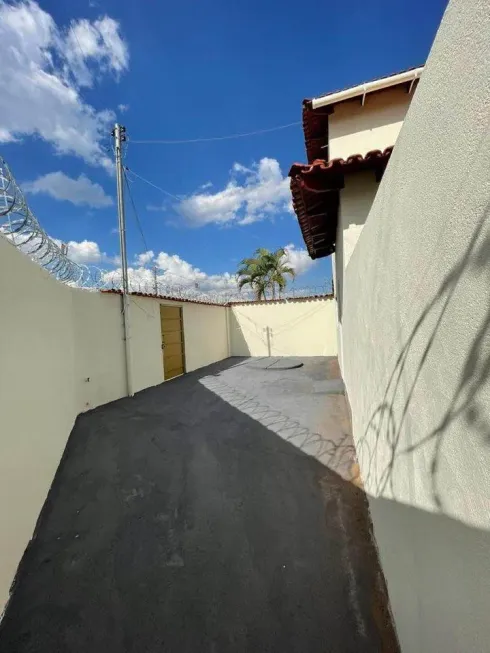 Foto 1 de Casa com 2 Quartos à venda, 107m² em Casa Grande, Diadema