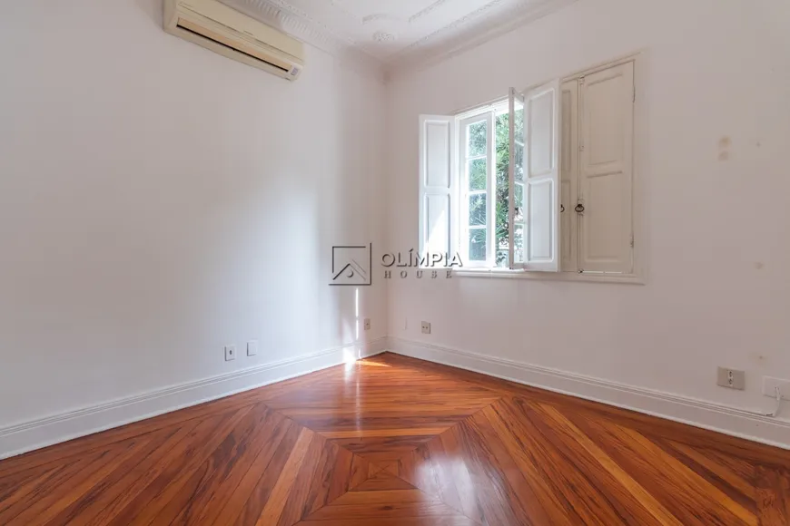 Foto 1 de Casa com 4 Quartos para alugar, 210m² em Vila Mariana, São Paulo