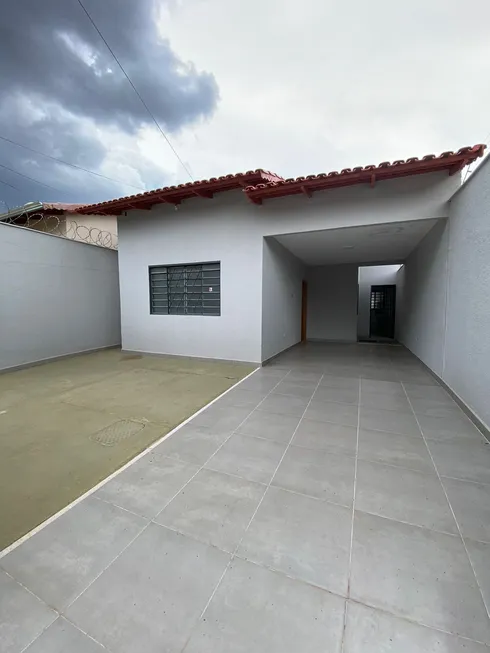 Foto 1 de Casa com 3 Quartos à venda, 119m² em Jardim Presidente, Goiânia