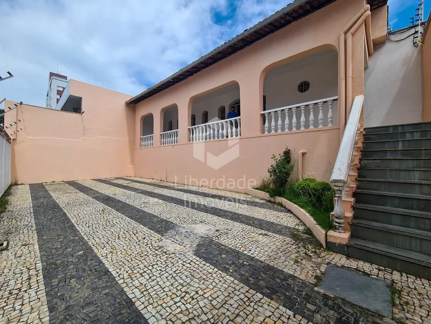 Foto 1 de Casa com 4 Quartos à venda, 182m² em Caiçaras, Belo Horizonte